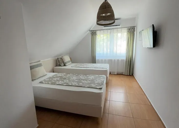 Munkacsy Apartment *